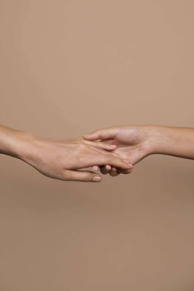 hands-composition-about-support (1)